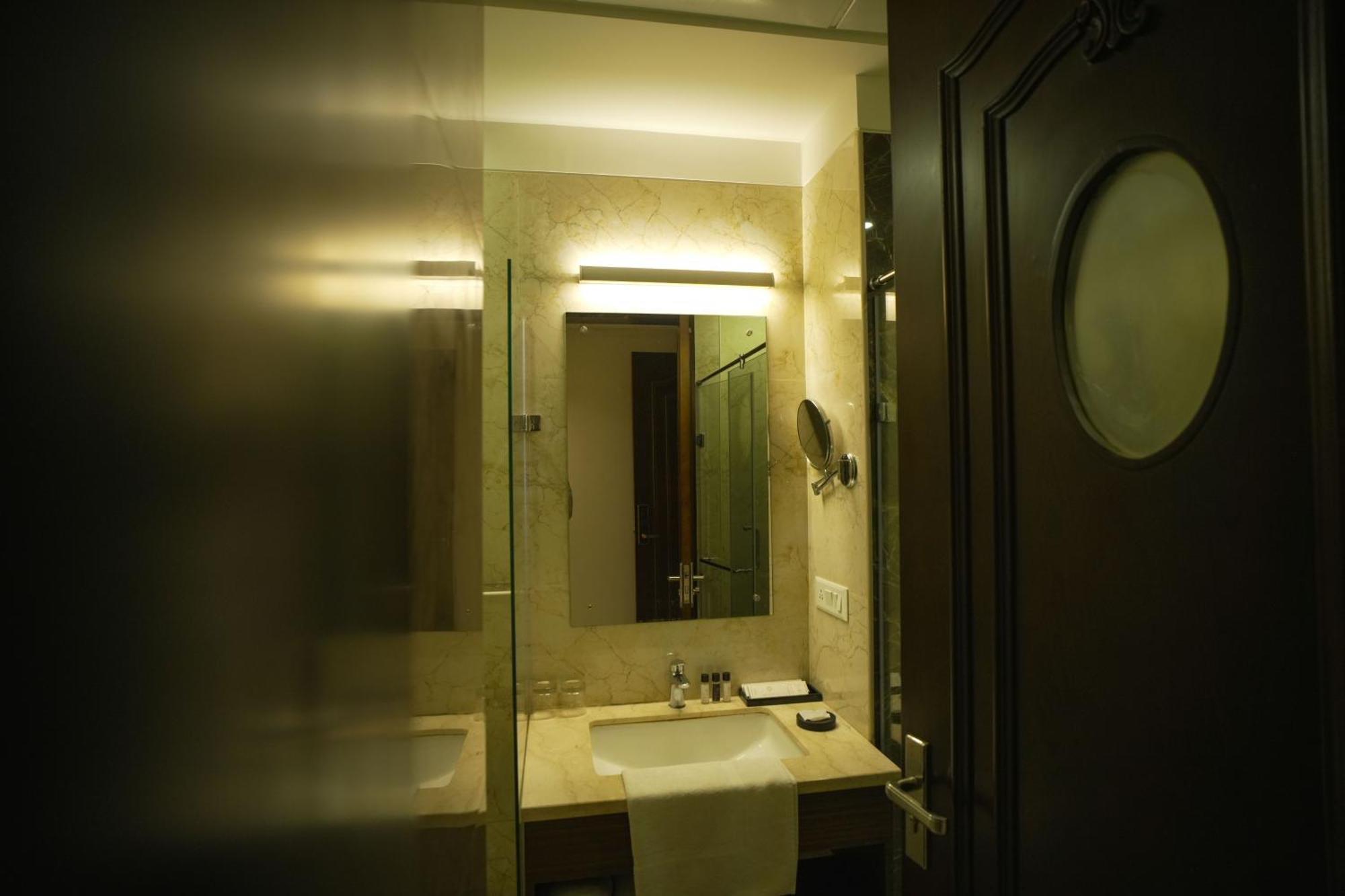 Hotel Krinoscco Ayodhya Ngoại thất bức ảnh