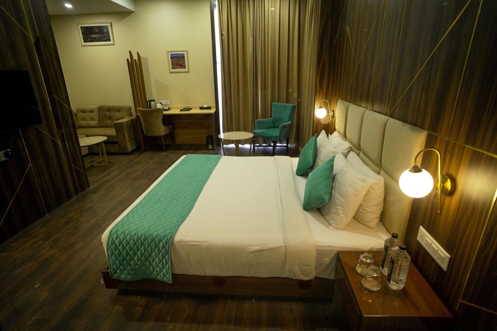 Hotel Krinoscco Ayodhya Ngoại thất bức ảnh